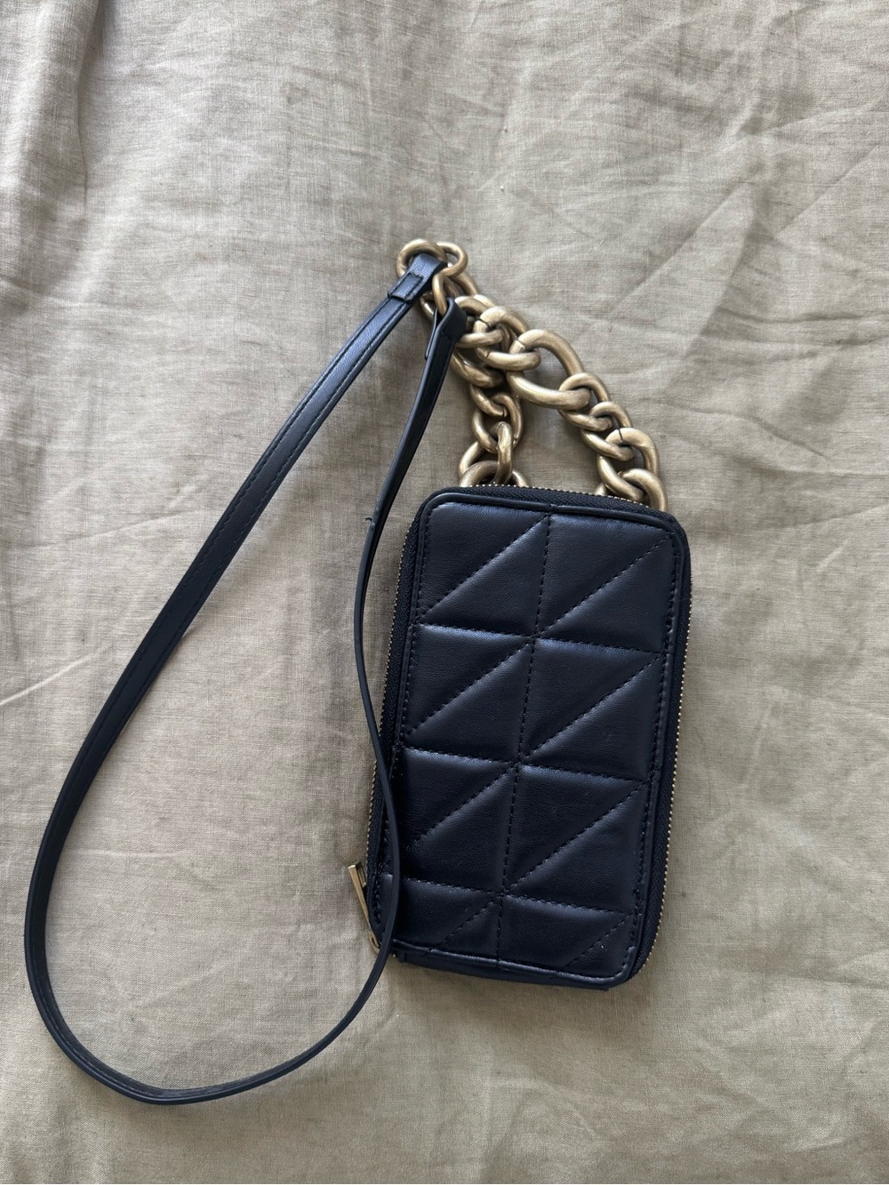 Zara chain wallet phone holder